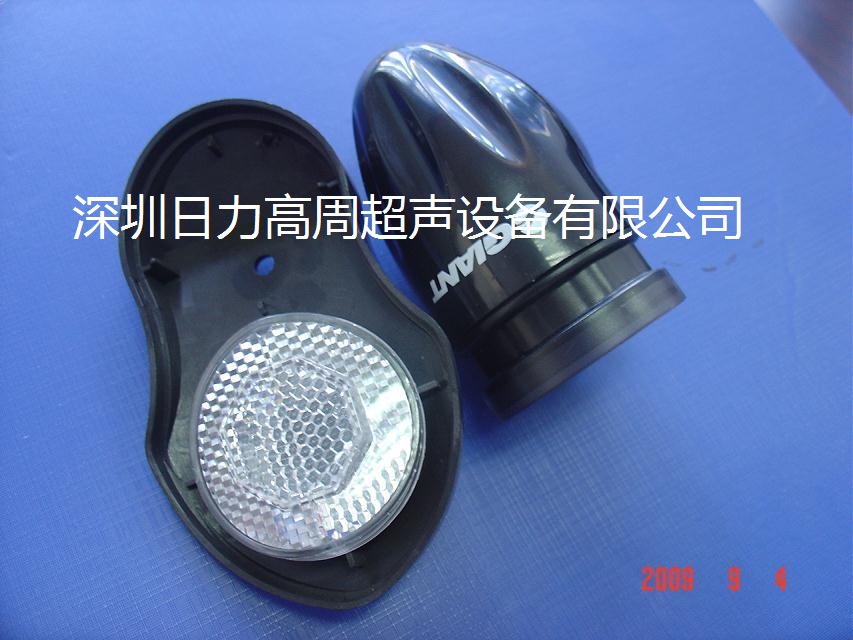 自動轉(zhuǎn)盤式超聲波焊接機(jī)(16工位)