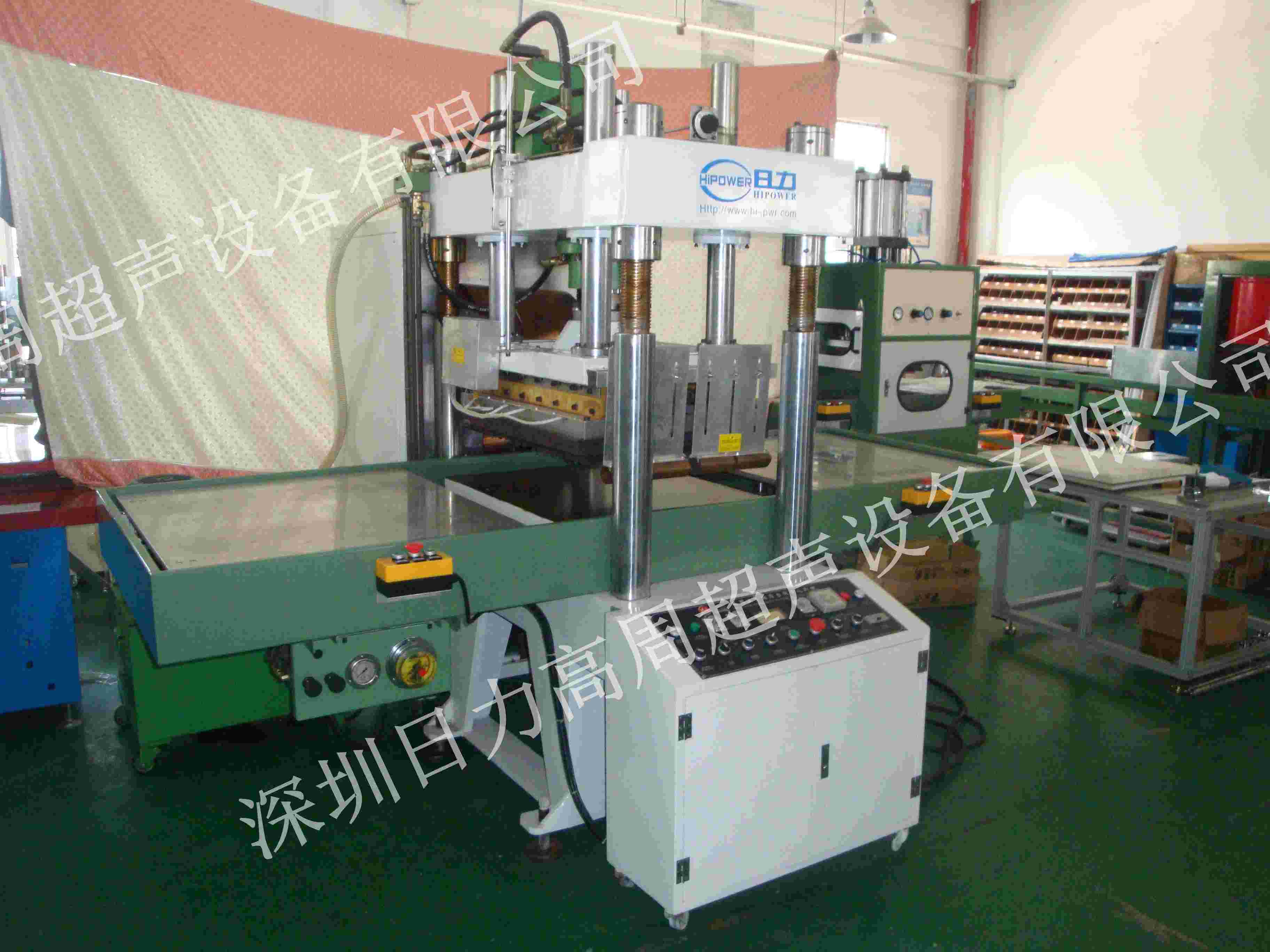 四柱龍門(mén)式純油壓高周波熔斷機(jī)